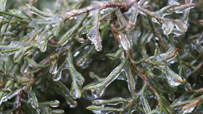 Hiába enyhül az idő, sajnos ónos eső fenyeget