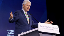 Bill Clinton vészjósló üzenete szerint ez most történelmi pillanat
