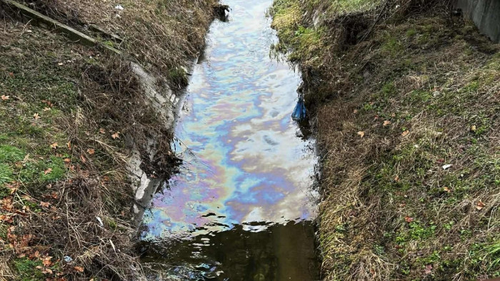 „Ökológiailag rossz precedens” – Itt tart most a Rákos-patak olajszennyezési ügye