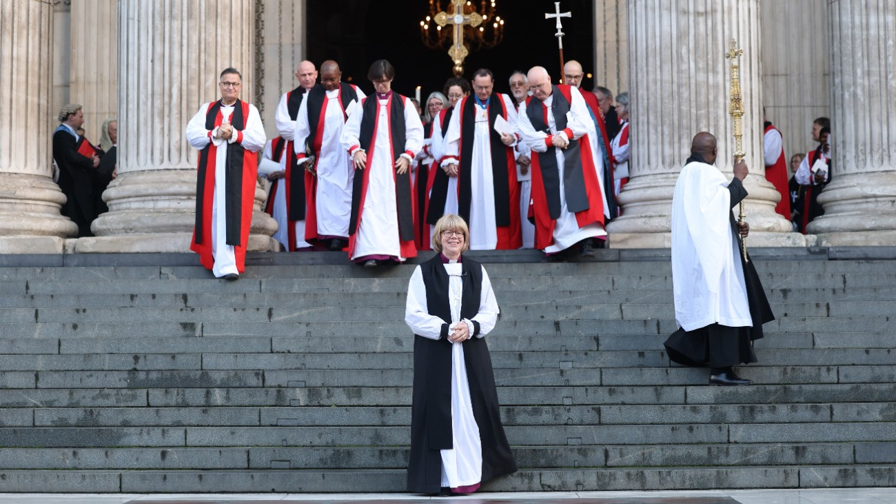 Most először női érsek állt az anglikán egyház élére – videó