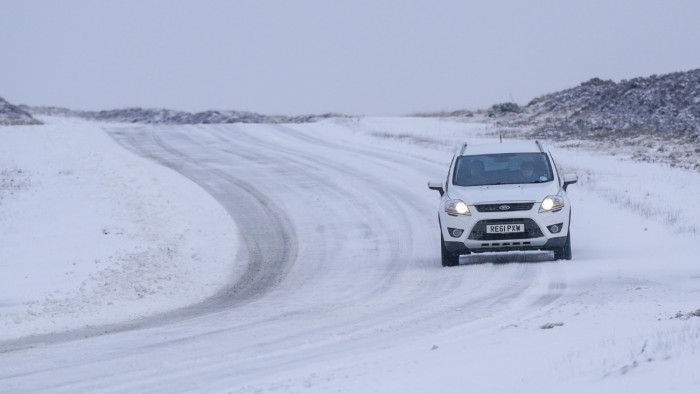 Autóút nyílt a befagyott tengeren – videó