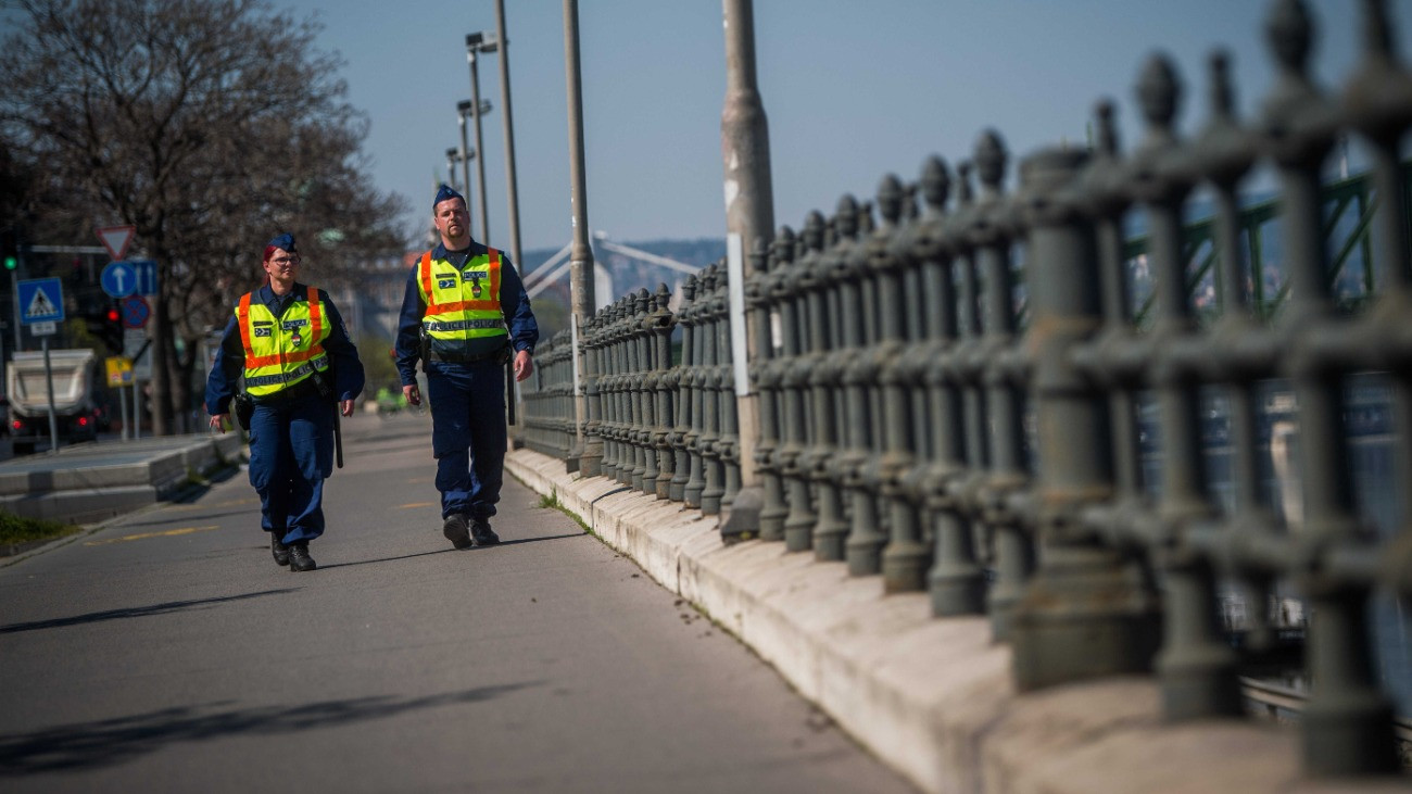 Ellepik Budapestet a rendőrök vasárnap estig