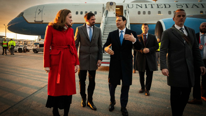 Megérkezett Magyarországra az amerikai külügyminiszter