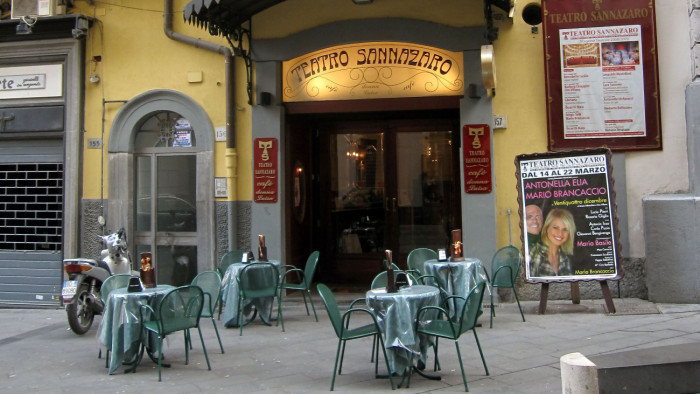 A tűz martaléka lett Nápoly legnagyszerűbb színháza