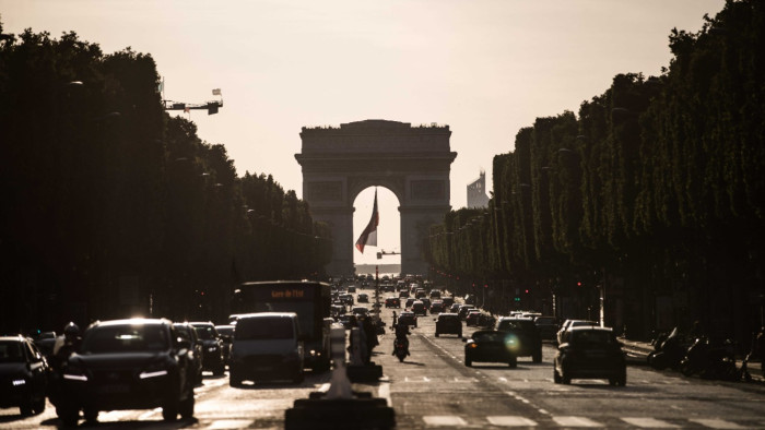 Terrorizmusért elítéltek tucatjai kerülnek vissza az utcára