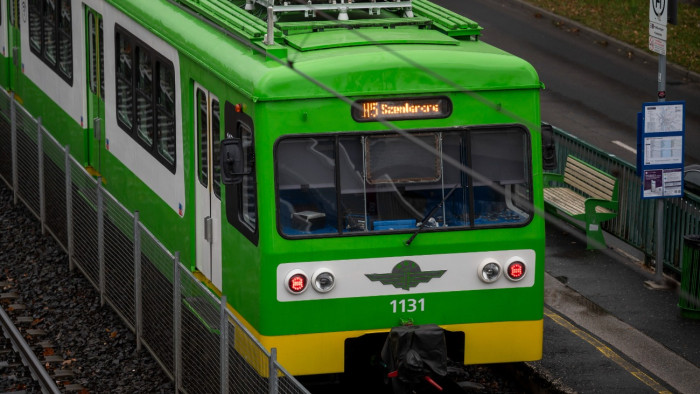 Gázolt a HÉV, pótlóbuszokat kell beállítani