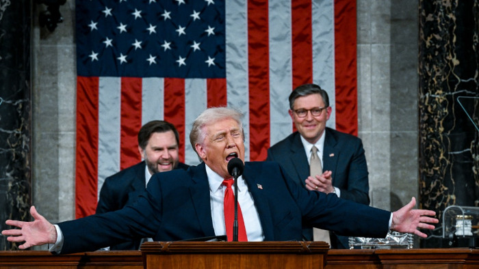 Donald Trump éles hangvétellel üzent Iránnak