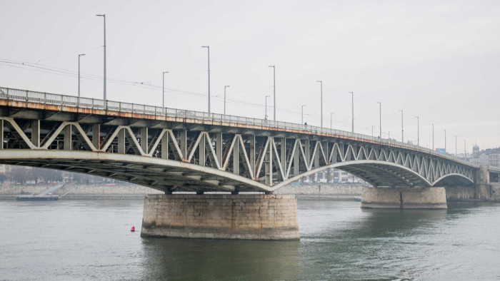 Indulhat a Petőfi híd felújításának tervezése