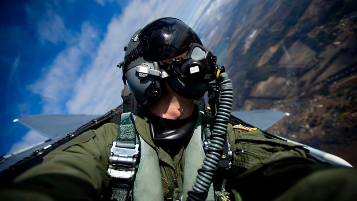 Súlyos büntetésre számíthat a kínaiakhoz szegődött amerikai pilóta