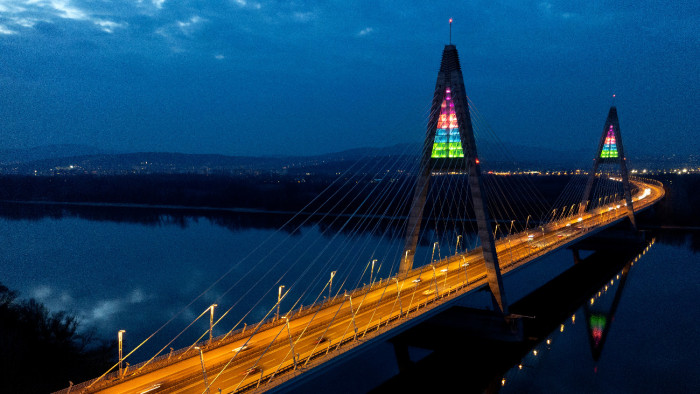 Szombaton meglepő fényben fog ragyogni egy csomó ikonikus magyar épület