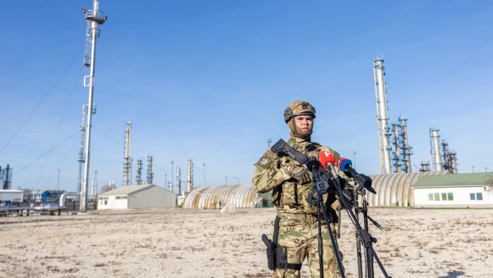 Katonákat vezényeltek a szőregi biztonsági gáztározóhoz