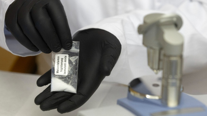 Üzleteket, konditermet, szórakozóhelyeket zártak be a drograzziák nyomán