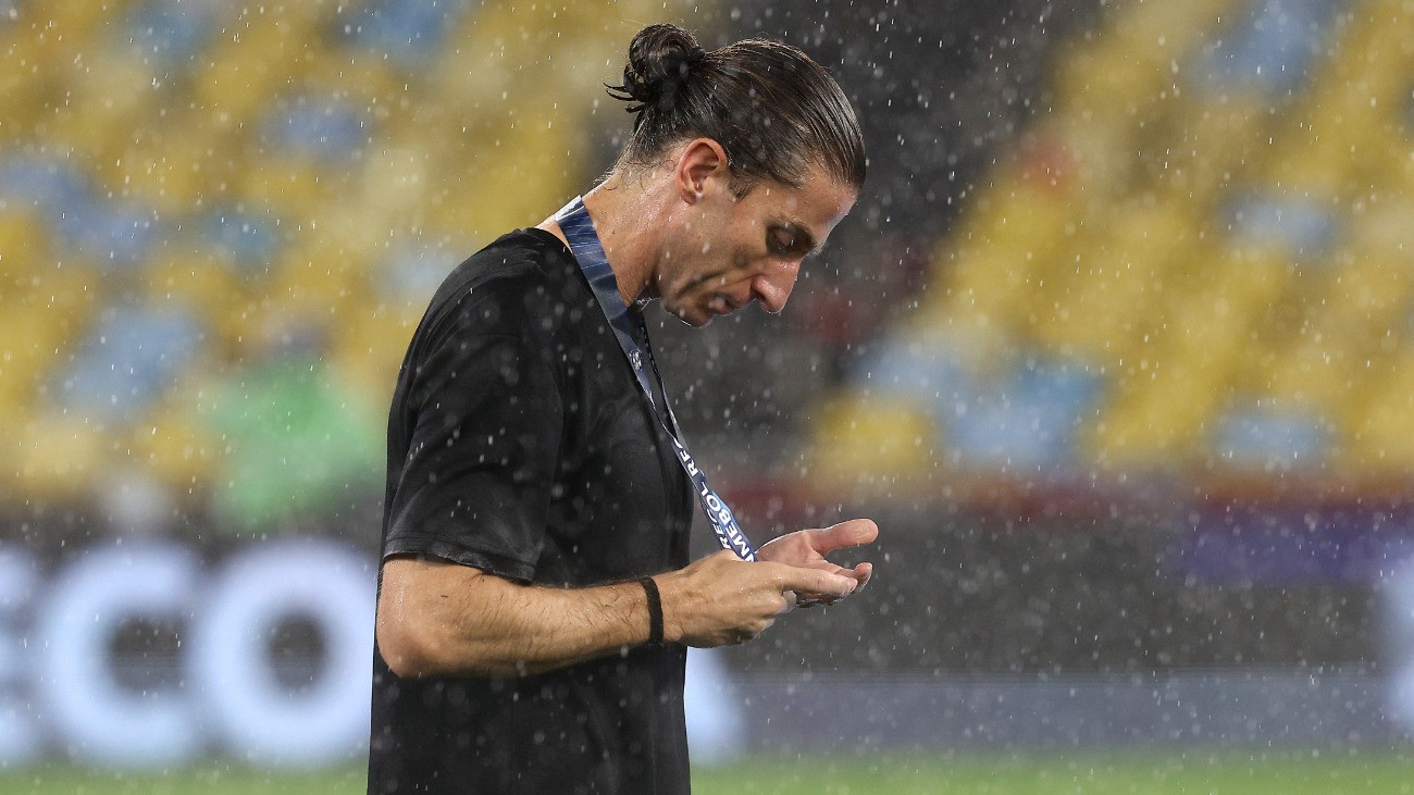 RIO DE JANEIRO, BRAZIL - FEBRUARY 26: Filipe Luis, Head Coach of Flamengo, reacts after receiving the runners-up medal following the CONMEBOL Recopa 2026 match between Flamengo and Lanus at Maracana Stadium on February 26, 2026 in Rio de Janeiro, Brazil.  (Photo by Wagner Meier/Getty Images)