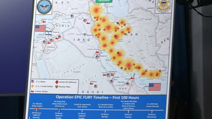 Pete Hegseth: újabb amerikai bombázók és vadászgépek érkeznek Irán térségébe