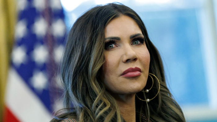 Donald Trump menesztette a belbiztonsági miniszterét