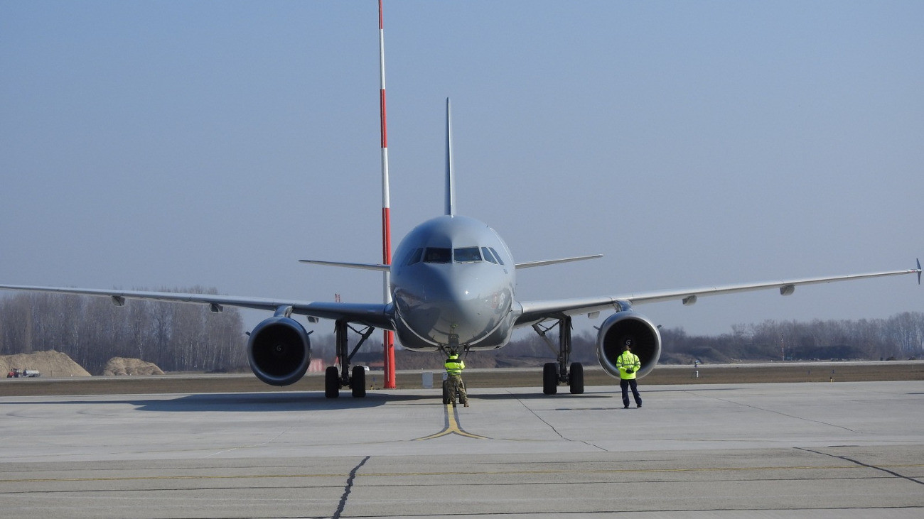 Két nap, 170 ember: a honvédség is segíti a magyarok hazaszállítását a Közel-Keletről