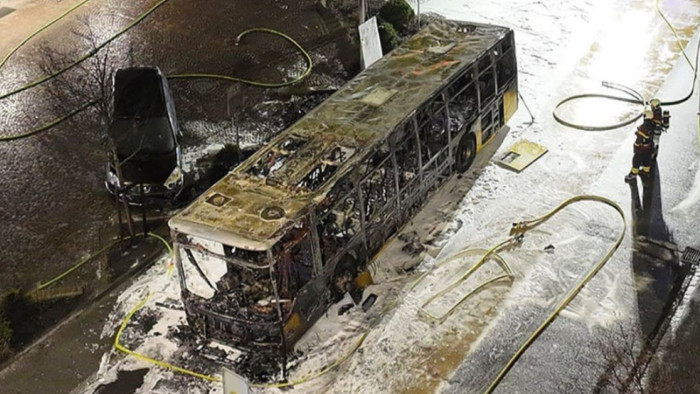 Szörnyű tragédia történt egy távolsági buszon – videó