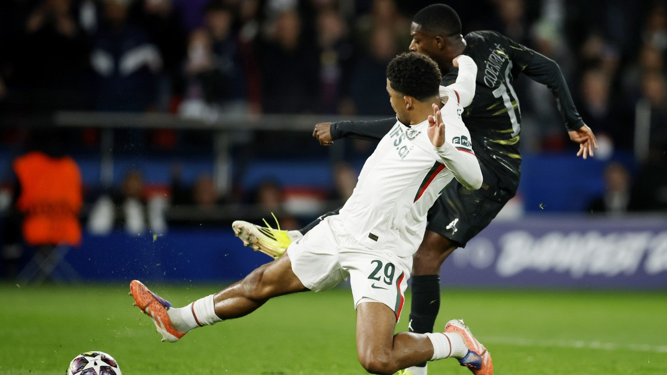 Ousmane Dembele, a Paris Saint-Germain játékosa (j) gólt lõ a labdarúgó Bajnokok Ligája nyolcaddöntõjének Paris Saint-Germain-Chelsea elsõ mérkõzésén Párizsban 2026. március 11-én.