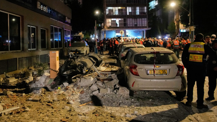 A nappali közepén robbant az iráni kazettás rakéta