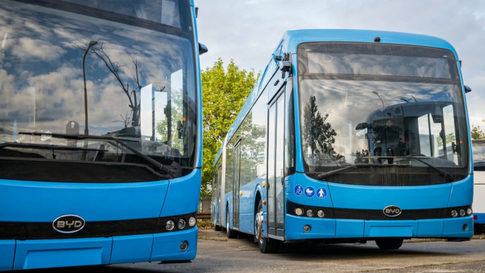Indul a 253-as busz, itt fog járni