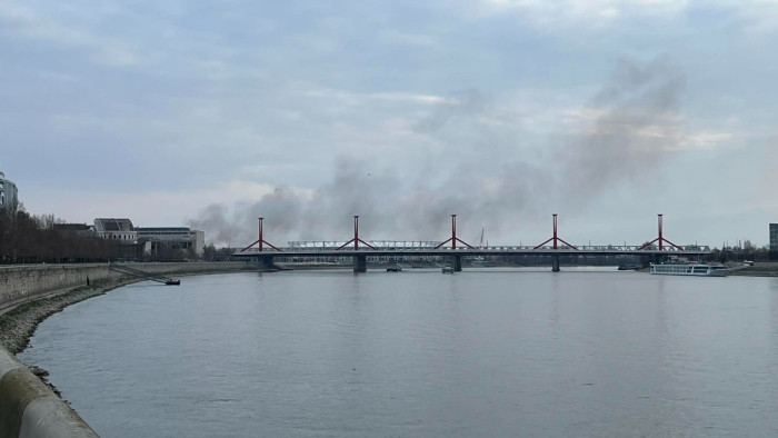 Valami nagyon ég Budapesten