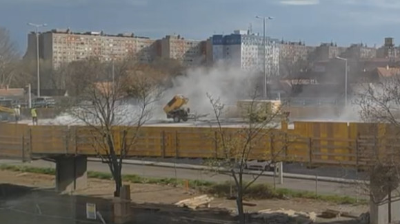 Ez így rendben van? – Brutális porfelhőben zajlik a Flórián téri felújítás