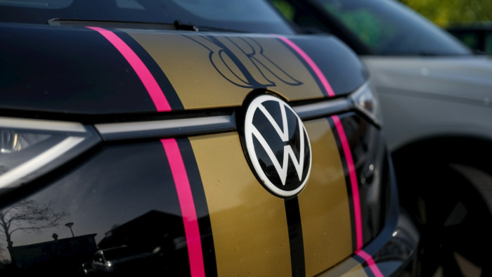 Százezrével hívja vissza elektromos autóit a Volkswagen