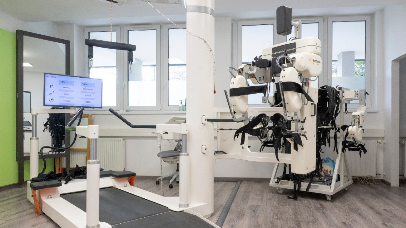 Robotikus eszközök segítik a gyerekeket a Pető András Karon a Semmelweis Egyetemen