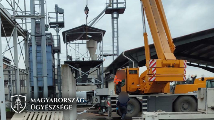 Szakszerűtlenül emeltek daruval – halál lett a vége