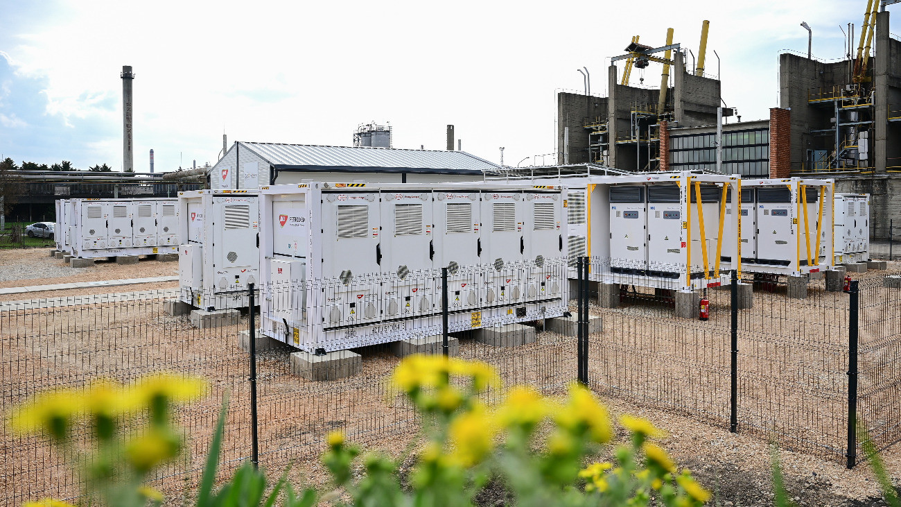 Üzembe helyezték az egyik legnagyobb hazai akkumulátort