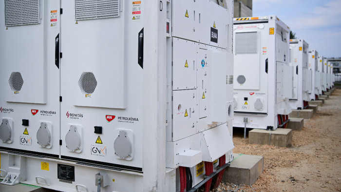 Átadás: Kelet-Magyarország legnagyobb akkumulátoros energiatárolója 7300 háztartás áramigényére elég