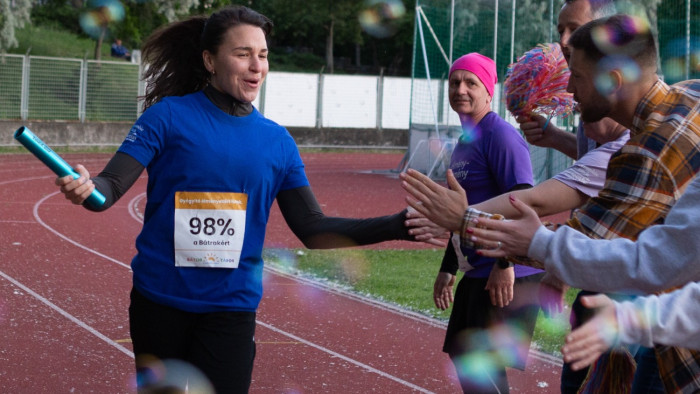 Apró dolgot kér tucatnyi élsportoló