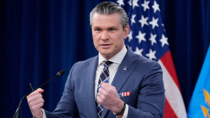 Sajtóhírek szerint az amerikai védelmi miniszter nyerészkedni akart az iráni háborún, a Pentagon cáfol