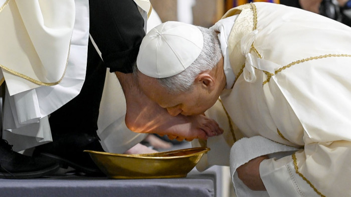 XIV. Leó: vállaljunk közösséget a szenvedőkkel