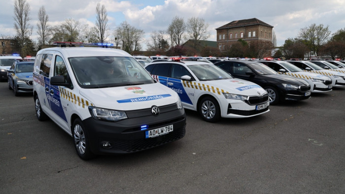 Rendőrségi autók milliárdokért