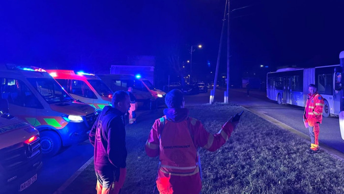 Menteni kellett az ápoltakat, tömegkatasztrófa fenyegetett Tatabányán