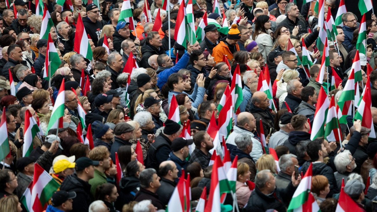Ezzel fordulnak rá a pártok a kampányfinisre