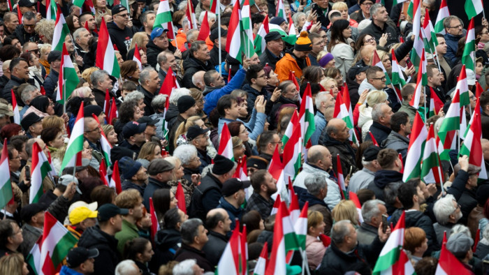 Ezzel fordulnak rá a pártok a kampányfinisre