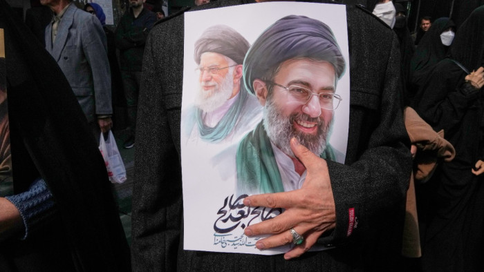 Lapértesülés: Modzstaba Hamenei kómában van, nem tud részt venni a döntéshozatalokban