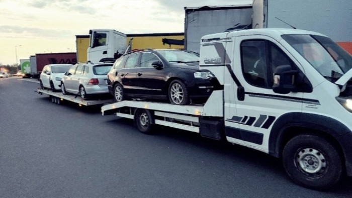 Hajmeresztő szerelvényt fogtak az M1-esen