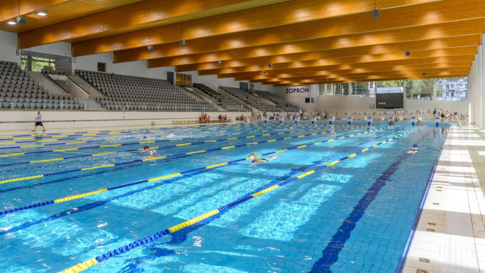 Sportágtörténelmi úszó országos bajnokság jön – de miért pont Sopronban?