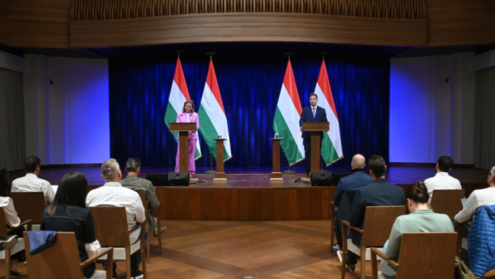 „Az alternatív útvonalon történő olajbeszerzés megkezdődött” – Kormányinfó a választások előtt három nappal