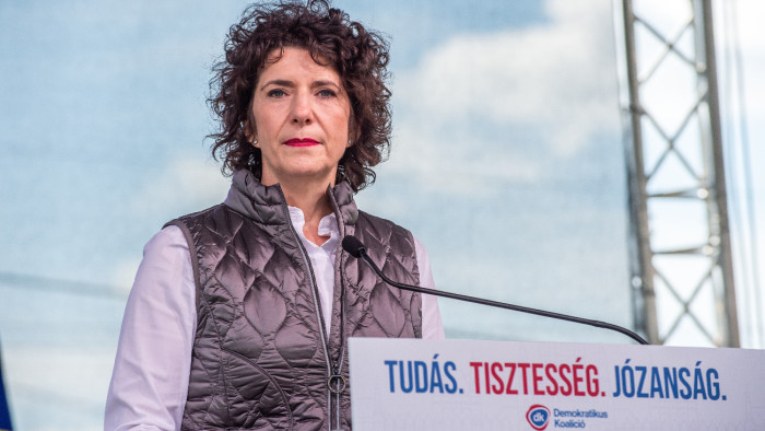 Dobrev Klára a DK-kampányzárón: Orbán-rendszer vagy demokrácia, ez a kérdés