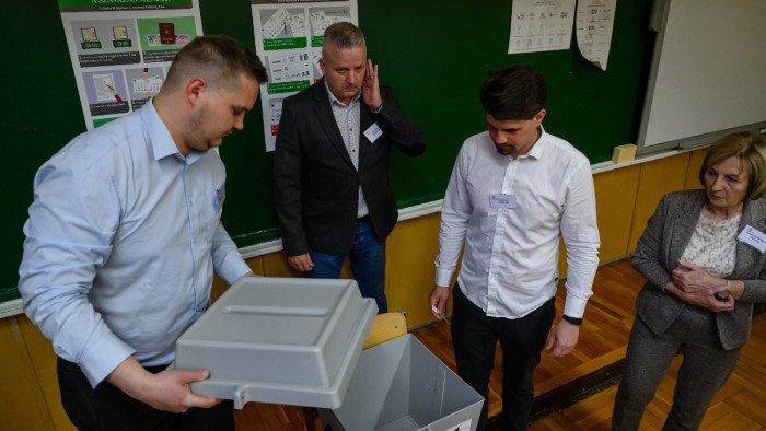 Hihetetlen számok - megérkezett a vasárnapi második részvételi adat