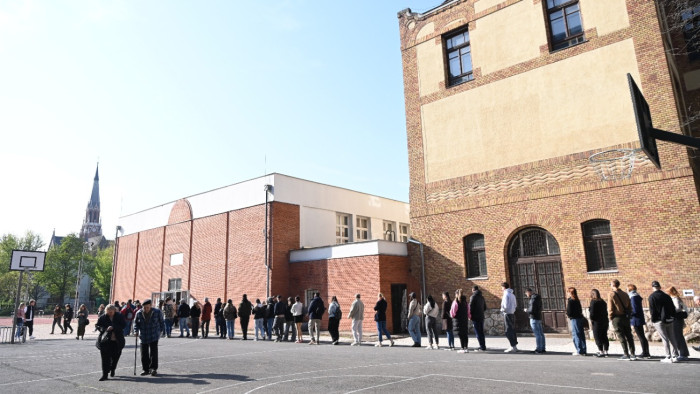 Nagyon figyeljen, ha zöld borítékot kap a szavazáskor