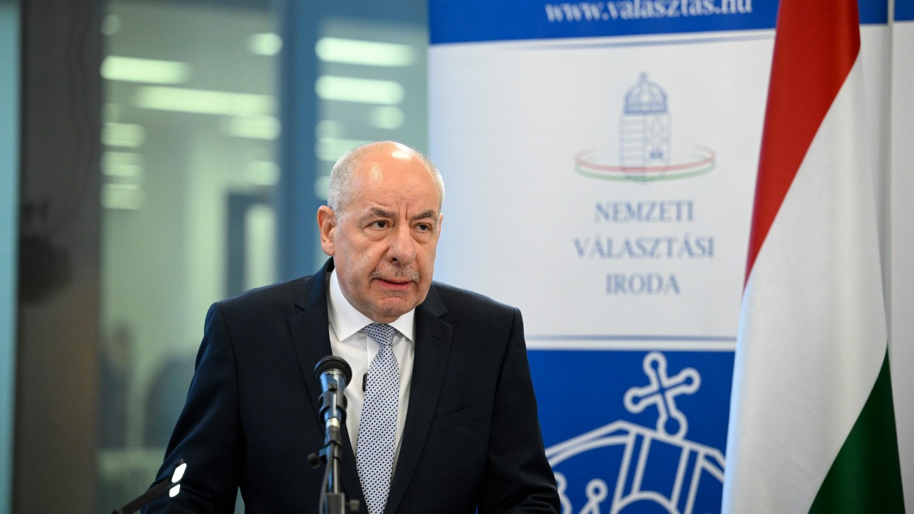 Sulyok Tamás köztársasági elnök sajtónyilatkozatot tesz az országgyûlési választások lezárását követõen a Nemzeti Választási Irodában (NVI) Budapesten 2026. április 12-én.