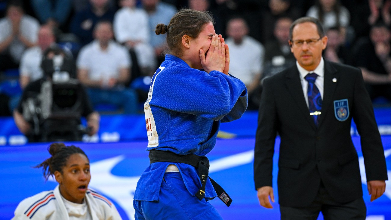 Özbas Szofi, miután gyõzött a francia Melkia Auchecorne ellen a cselgáncs Európa-bajnokság nõi 70 kg-os súlycsoportjának döntõjében a tbiliszi Olimpiai Csarnokban 2026. április 18-án.