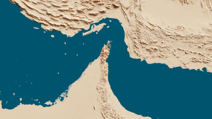Irán amerikai hadihajókra lő a Hormuzi-szorosban – állítás