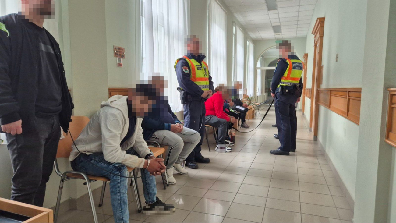 Az egész család terítette a nagyon veszélyes szert