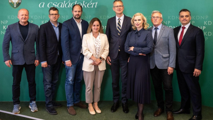 Megalakult a KDNP parlamenti képviselőcsoportja, megszólalt a frakcióvezető